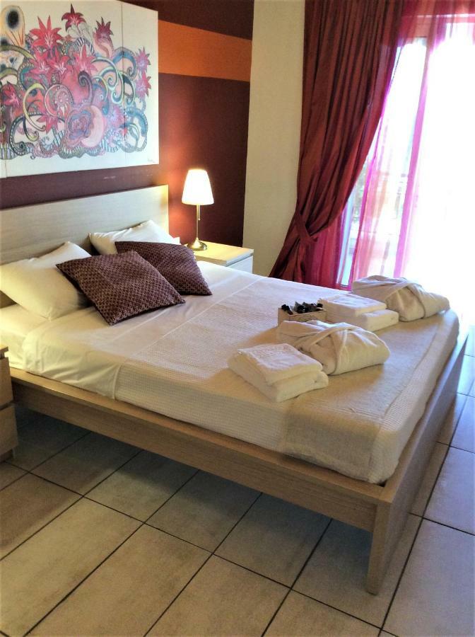 Villa "Eva" - Entire Beachfront Holiday Home - 4S Agia Marina  Exterior foto